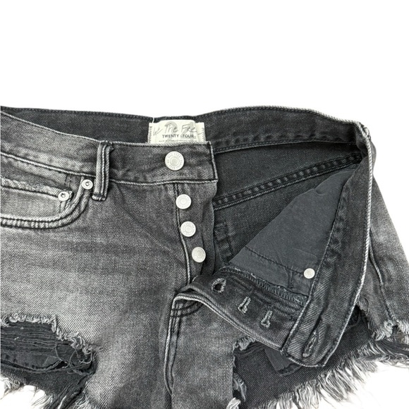 Twenty Black Distressed Jean Shorts - Picture 5 of 6